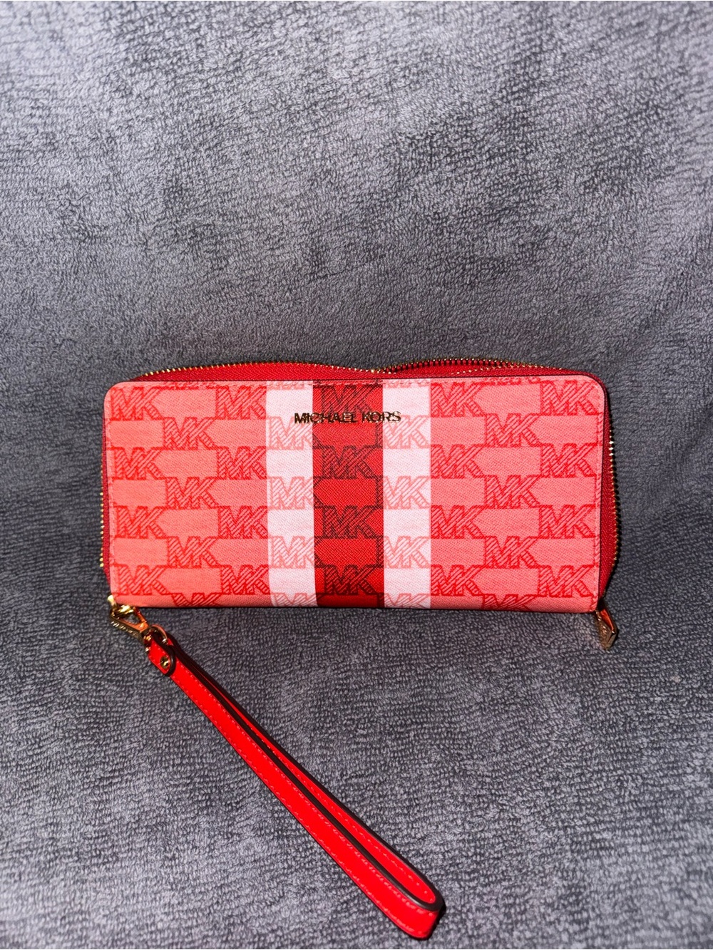 Michael Kors Large Travel Continental Wallet